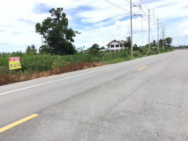 ขายที่ดิน 1-0-38 ไร่ ติดถนนเพชรเกษม  ต.หาดเจ้าสำราญ อ.เมืองเพชรบุรี  จ.เพชรบุรี  ZW232