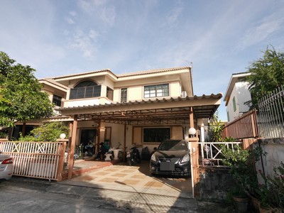 sss049 ขาย บ้านเดี่ยว สรณ์สิริ ซอย ขจรวิทย์ แพรกษาที่ตั้งโครงการ : ถ.แพรกษา อ.เมืองสมุทรปราการ จ.สมุทรปราการที่ดินขนาด 54.9 ตารางวา3ห้องนอน 3 ห้องน้ำหลังริม ด้านข้างติดน้ำ บรรยากาศดีแอร์ 2 ปั้มน้ำ ม่าน มุ้งลวด เตียงที่นอนต่อเติมหลังคาหน้าบ้าน ที่จอดรถอายุบ้าน 10 ปี** เพื่อเป็นการรวดเร็วในการตรวจสอบ รบกวนคุณลูกค้า copy linkประกาศหรือขอรหัสประกาศส่งมาด้วยค่ะ**ติดต่อสอบถาม 