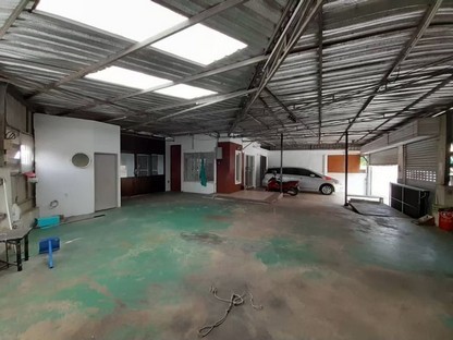 ขายบ้านแฝดสไตล์เดี่ยว 2ชั้น หลังมุม พร้อมพื้นที่เอนกประสงค์หน้า/ข้างบ้าน ติดถนนสาธารณะ 2ฝั่ง  พิกัดห้วยยายพรหม มบ.วิวเขาศรีราชา ราคาถูกสุด