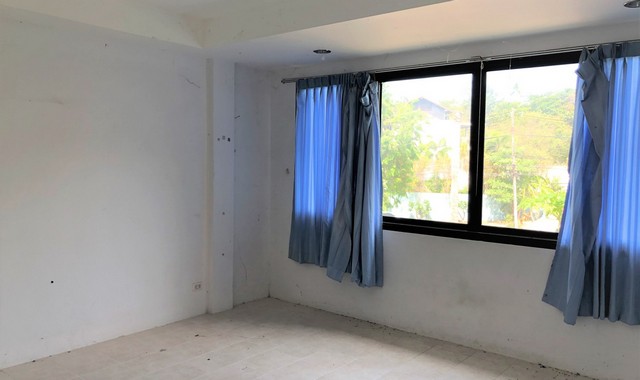 ขายอาคารพาณิชย์โครงการ ต้นธรรมเชิงมน อำเภอเกาะสมุย จังหวัดสุราษฎร์ธานี PKK04-06245