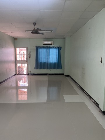 ขายด่วนๆ  ทาวน์เฮ้าส์ บ้านร่มโพธิ์ ต.บางรักพัฒนา อ.บางบัวทอง จ.นนทบุรี  ใกล้ รถไฟฟ้าสายสีม่วง BTS บางพลู 2 กม