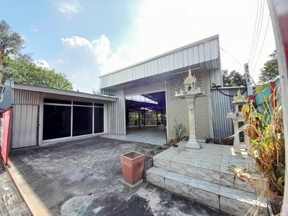 ขายโรงงานพร้อมออฟฟิสติดถนนสาธารณะ 2ฝั่ง บนพื้นที่ 98 ตร.ว พิกัดไร่กล้วย_วังหิน มีน้ำ_ไฟ 3 เฟส พร้อมเปิดกิจการต่อได้เลย