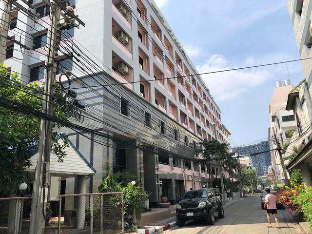 ขายด่วน!! อาคาร 9 ชั้นขนาดใหญ่ 7,894 ตรม. แบ่งเป็นโรงแรมและอพาร์ตเมนต์ 84 ห้องพัก