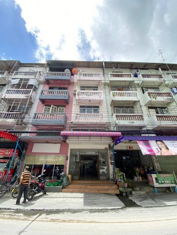 ให้เช่าอาคารพาณิชย์ 4.5 ชั้น ทำเลลาดพร้าว121 หลังตลาดบางกะปิและโลตัส