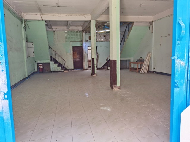 เซ็นทรัลพระราม 3 โลตัส จดทะเบียนบริษัทได้ ให้เช่าอาคารพาณิชย์ 4 ชั้น 2 คูหา สาธุประดิษฐ์ 52-62 32ตรว. 7นอน 4น้ำ 2จอดรถ