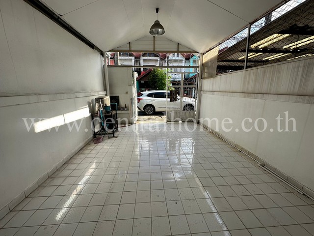 ทาวน์เฮ้าส์ หมู่บ้าน เลิศอุบล กม.6 รามอินทรา 65 ใกล้ MRT สายสีชมพู สถานีรามอินทรา กม.6