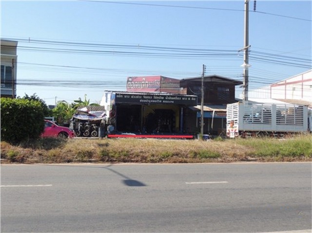 รายละเอียดเพิ่มเติมCode ID :    PKK02-15463ราคาขาย        5,231,000 บาท- ขนาดพื้นที่ :   60 ตร.ว - พื้นที่ใช้สอย :   180 ตร.ม- จำนวนห้อง :   1 ห้องนอน 1 ห้องน้ำ - จอดรถ :         1 คัน- บ้านเดี่ยว  :    1 ชั้น- บ้านเดี่ยวหันทางทิศ :- อายุอาคาร :   14 ปีพิกัดทรัพย์ :   https://maps.app.goo.gl/rivKp7BHSn8YUYfh8สถานที่ใกล้เคียง- ใกล้โลตัส พยัคฆภูมิพิสัย - ใกล้มินิบิ๊กซี พยัคฆภูมิพิสัย- ใกล้ซีเจ ซูเปอร์มาร์เก็ต สาขาพยัคฆภูมิพิสัย- ใกล้โรงพยาบาลพยัคฆภูม