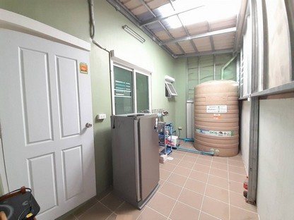 ขายทาวน์โฮม ทรงโมเดิร์น ทุกการออกแบบในบ้านทันสมัย ทำเลหนองขาม เข้าออกถนนหลักของศรีราชาได้หลายเส้นทาง ต่อเติมพร้อมอยู่ ราคาขายเท่าทุน