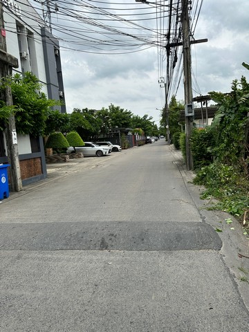 ขายที่ดิน 105 ตารางวา  ซอยลาดพร้าว87 แยก 32  กรุงเทพฯ  ZT231