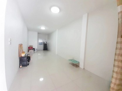 ทาวน์เฮาส์พร้อมเข้าอยู่ 1 ชั้น หมู่บ้านคันทรีวิลเลจ พิกัดหนองพังพวย ตำแหน่งเดินทางสะดวก  ใกล้เครือสหพัฒน์-แหลมฉบัง-บางละมุง