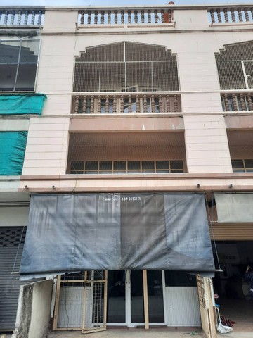 ขายด่วนๆ ตึกอาคารพาณิชย์ 2 ชั้นครึ่ง ตำบลท่าพี่เลี้ยง อำเภอเมืองจ.สุพรรณบุรีจังหวัดสุพรรณบุรี