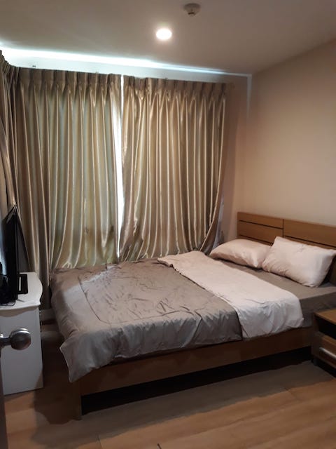 The Base Sukhumvit 77 is private, safe, clean, 6th floor, BTS On Nut.***Service for selling/renting houses, condos and giving advice. If interested, contact at any time***Interested in additional details or pictures or making an appointment to see the room?Contact Ekachai (Aui)T. 089-799-5598Line ID: @auiauiaui001 (add @ in front) (Agent Post)-------------------------------------------------- -----------Room type: 1 bedroom, 1 bathroomSize 30 sq m., 6th floorClean room, beautifully decorated, ready to move in.details-------------------------------------------------- ------------Rental price: 12,500 baht per month-------------------------------------------------- ------------* furniture- wardrobe- Built-in kitchen- Bed with mattress- Sofa-------------------------------------------------- ------------*Nearby important places (Based on information from Google Map)1. BTS On Nut Station2. Big C3. Tesco Lotus4. Century Department Store-------------------------------------------------- ------