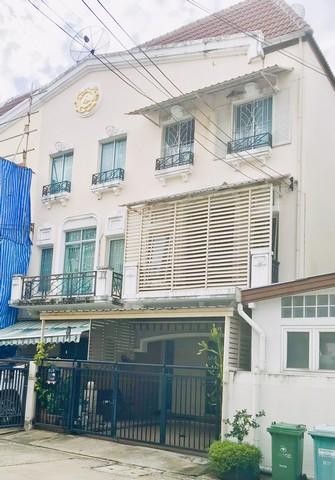 PB3352 ให้เช่าทาวน์โฮม 3 ชั้น ซอยประเสริฐมนูกิจ 25 โครงการ บ้านกลางเมือง Swiss Town เกษตรนวมินทร์ติดต่อ คุณบิว 081 252 3279 หรือ 061 619 8565ID line : 061 787 9691ราคาเช่า 18,000 บาท/เดือน ประกัน 2 ล่วงหน้า 1** เลี้ยงสัตว์ได้ , ไม่ให้ใช้ที่อยู่จดทะเบียน **ทาวน์โฮม 3 ชั้น บ้านกลางเมือง Swiss Town เกษตรนวมินทร์ ประเสริฐมนูกิจ 25พื้นที่ 22 ตารางวา3 ห้องนอน3 ห้องน้ำ2 ห้องนั่งเล่น1 ห้องครัว (ห้องครัวแยก) และห้องชั้นลอยเฟอร์นิเ