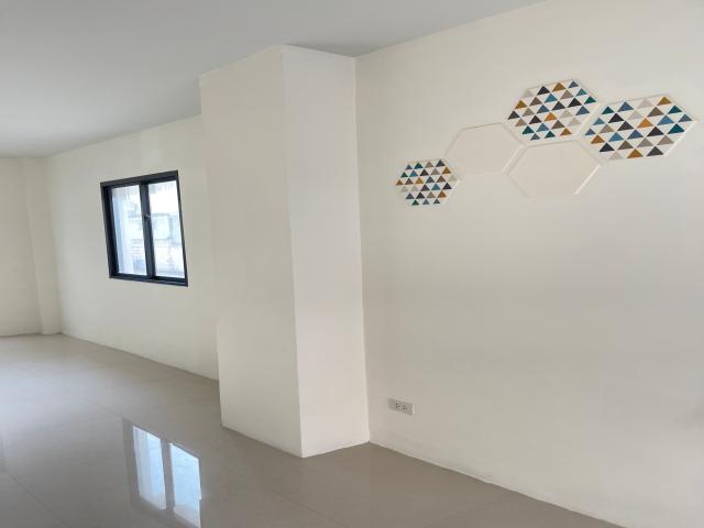 ให้เช่า ทาวน์โฮม3ชั้น หลังมุม  บ้านกล้วย-ไทรน้อย  ราคาเช่า 15000 บาท ใกล้เซ็นทรัลเวสเกต