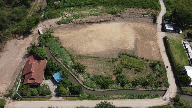 ที่ดิน -  ใหญ่ 2 ไร่ 2 งาน 50 ตร.วา 3500000 B.   ทำเลดี-เยี่ยม