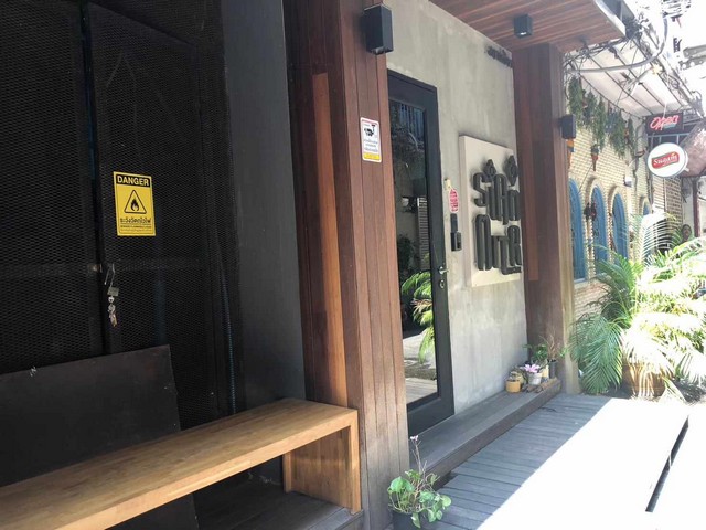 รหัส# TO678 ให้เช่าอาคารพาณิชย์ 4 ชั้น 4 ห้องติดกัน กลางซอยถนนปั้นสีลม-สาทร ใกล้วัดแขก ใกล้ BTS สุรศักดิ์ - ช่องนนทรี  *** ราคาเช่า 120,000 บาท/เดือน  รหัสทรัพย์# TO678ติดต่อ:: ฐิติพรรณ (ตุ่น) โทร/ID Line:: 0942823961 Line:: https://line.me/ti/p/3xFA1An8Kcรหัส# TO678 ให้เช่าอาคารพาณิชย์ 4 ชั้น 4 ห้องติดกัน กลางซอยถนนปั้นสีลม-สาทร ใกล้วัดแขก ใกล้ BTS สุรศักดิ์ - ช่องนนทรี  *** ราคาเช่า 120,000 บาท/เดือน  อาคารพาณิชย์ 4 ชั้น 4 ห้องติดกัน กลางซอ