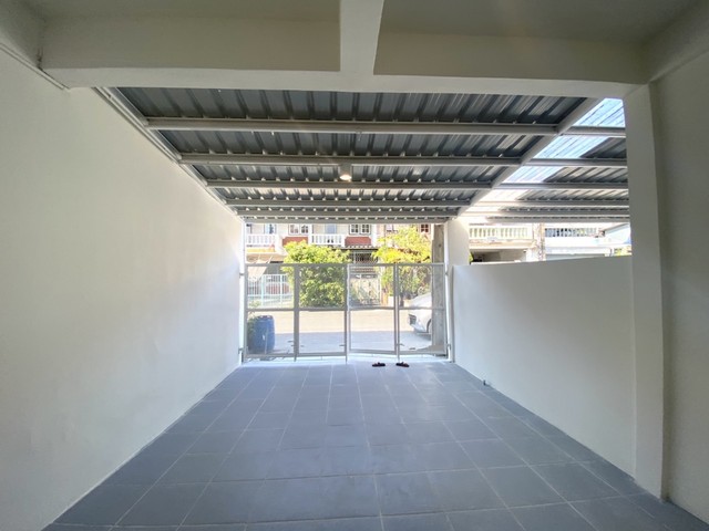 ลดราคาพิเศษ !!! บ้านรีโนเวทใหม่ บ้านแก้ววิลล่า จรัญ35 เข้าออกได้หลายทาง ใกล้แหล่งชุมชน  ราคา 3.5 ลบ.