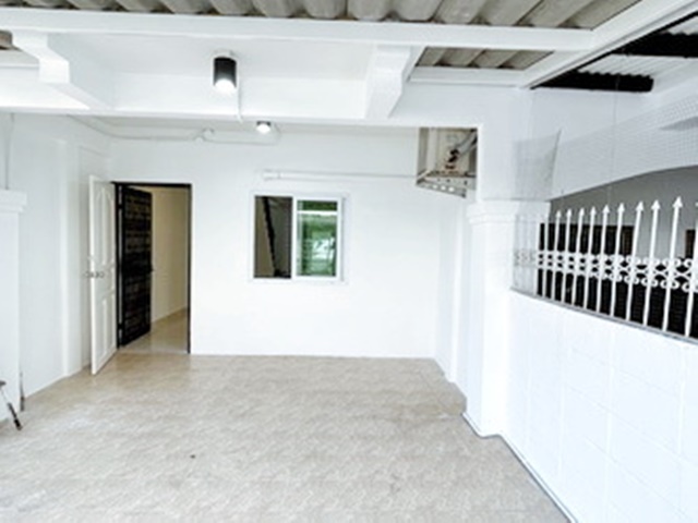 ใกล้MRT ลาดพร้าว 85 บ้านเช่า ทาวน์เฮ้าส์ 2 ชั้น รีโนเวทใหม่ 2นอน 2น้ำ 3แอร์ 1จอดรถ