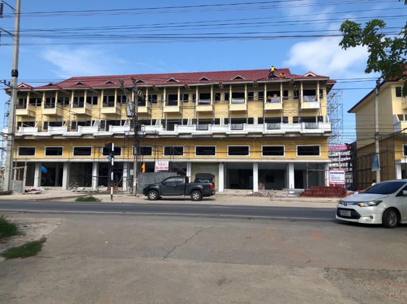 ให้เช่าอาคารพาณิชย์ 3.5 ชั้น เนื้อที่ 17.20 ตร.ว. 1 ห้อง  4 ห้องน้ำ ติดถนนใหญ่ ไทรน้อย-วัดต้นเชือก 