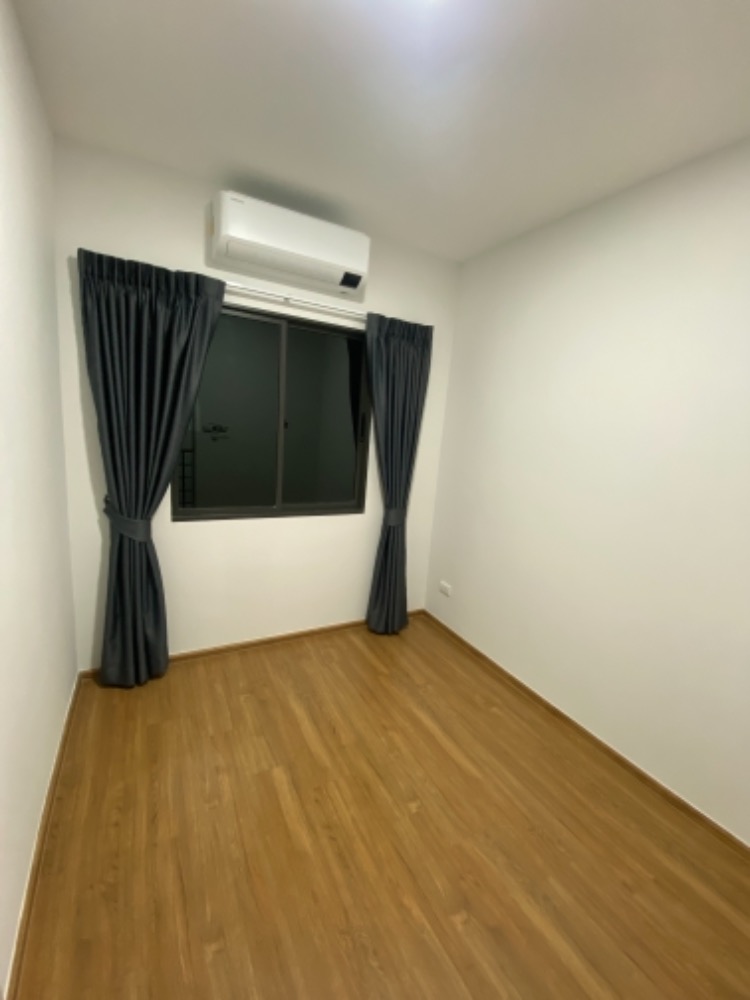 ให้เช่าทาวน์โฮม 2 ชั้น เนื้อที่ 18 ตารางวา 3 ห้องนอน 3  ห้องน้ำ  หมู่บ้านแกรนด์พลีโน่ หพลโยธิน-วิภาวดี (ใกล้ฟิวเจอร์พาร์ครังสิต