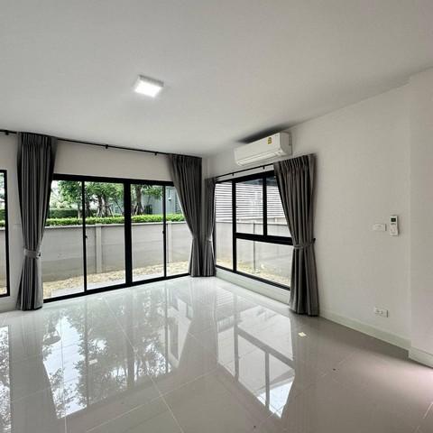 ให้เช่าบ้านแฝด 3 ชั้น โครงการบ้านกลางเมือง รามอินทรา 83 สเตชั่น