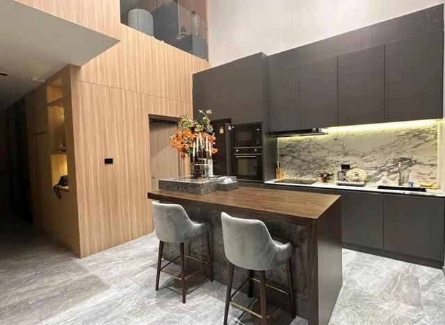 PPL13 ขาย ให้เช่า ทาวน์โฮม 3.5 ชั้น โครงการ เธอ ลาดพร้าว 93 THER Ladprao 93 ตกแต่ง พร้อมอยู่ ใกล้รถไฟฟ้า ใกล้บิกซีลาดพร้าว เดอะมอลล์บางกะปิ รพ.เวชธานี,แฮปปี้แลนด์ให้เช่า 90,000 บาท/เดือนขาย 15,900,000 บาท (ค่าธรรมเนียมโอนคนละครึ่ง)ติดต่อ คุณช่อผกา 0616198565 LINE 0616198565ขาย/เช่า Luxury Townhome โครงการ THER LARDPRAO 93 แต่งเสร็จพร้อมอยู่เฟอร์ครบ เครื่องใช้ไฟฟ้าครบGather บ้าน Size S ขนาด 3 ชั้น ครึ่ง (มีสวนดาดฟ้า) 220 ตร.ม. 3 ห้องนอน 4 ห้