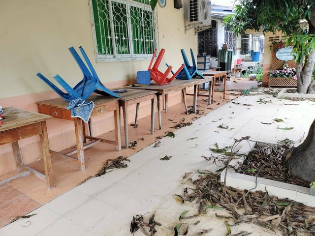 ขายด่วนบ้านพร้อมที่ดิน เนื้อที่ 845 ตารางวา ติดถนน 2 ด้าน ถนนโกสีย์ - ริมน้ำ  จ.นครสวรรค์  ZK188