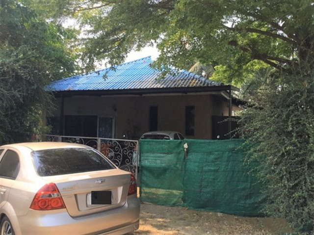 รายละเอียดเพิ่มเติมCode ID : PKK02-15746ราคาขาย      903,000 บาท- ขนาดพื้นที่ :   127 ตร.ว (1 งาน / 27 ตร.ว)- พื้นที่ใช้สอย :    116 ตร.ม- จำนวนห้อง :   1 ห้องนอน 1 ห้องน้ำ- จอดรถ :    1-2 คัน- บ้านเดี่ยว :       1 ชั้น- บ้านเดี่ยวหันทางทิศ :- อายุอาคาร :    12 ปีพิกัดทรัพย์ :     https://maps.app.goo.gl/H9GQQXC3QQewumHy6สถานที่ใกล้เคียง- ใกล้โรงพยาบาลวิเชียรบุรี - ใกล้โรงเรียนชุมชนบ้านพุเตย- ใกล้วัดพุเตยประสิทธิ์- ใกล้วัดลำนารวยสอบถามเพิ่มเติม/นัดชม