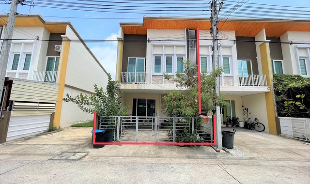 ขายทาวน์เฮ้าส์  หมู่บ้านโกลเด้น ทาวน์ พระราม 2 สมุทรสาคร (PKK03-05509)