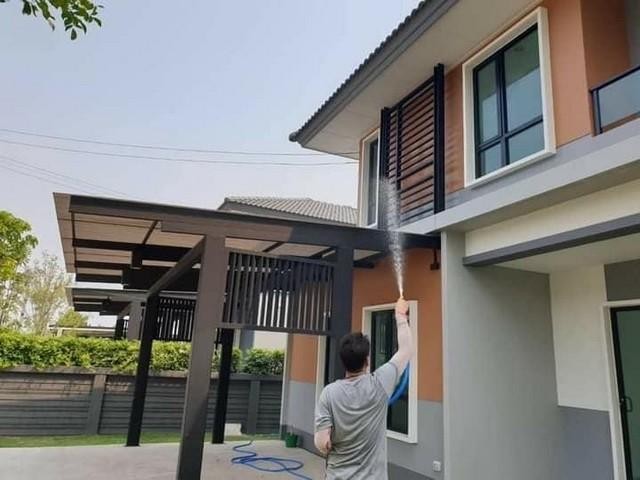 PB3365 ให้เช่าบ้านเดี่ยว 2 ชั้น โครงการ คณาสิริ วงแหวน-ลำลูกกา ติดถนนเลียบด่วนลำลูกกา ติดต่อ คุณบิว 081 252 3279 หรือ 061 619 8565ID line : 061 787 9691ราคาเช่า 20,000 บาท/เดือนโครงการ คณาสิริ วงแหวน-ลำลูกกาบ้านเดี่ยว 2 ชั้น ขนาด 40 ตารางวา จำนวน 3 ห้องนอน 3 ห้องน้ำติดถนนเลียบด่วนลำลูกกา ใกล้ ทางด่วนเดินทางสะดวกใกล้ ห้างสรรพสินค้า ตลาด ใกล้ สถานศึกษา และโรงพยาบาลสิ่งอำนวยความสะดวก- ฟิสเนส พร้อมอุปกร