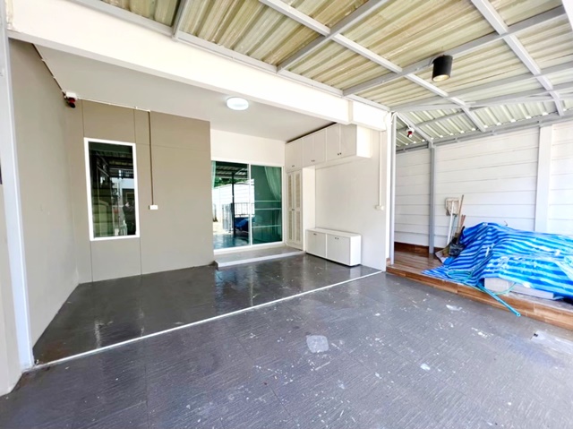 มหาวิทยาลัยมหิดล แม็คโคร ศาลายา 32 ตรว. ให้เช่าทาว์นโฮม 2 ชั้น ตกแต่งพร้อมอยู่ 2นอน 2น้ำ 3แอร์ 2จอดรถ