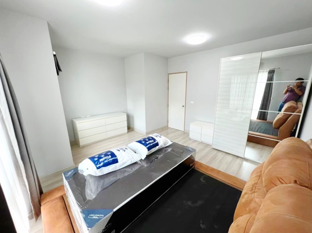 ศาลายา 32 ตรว.แม็คโคร  ให้เช่าทาว์นโฮม 2 ชั้น ตกแต่งพร้อมอยู่ 2นอน 2น้ำ 3แอร์ 2จอดรถ มหาวิทยาลัยมหิดล