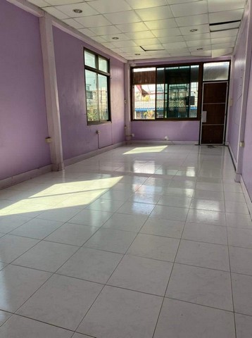 ให้เช่าอาคารพาณิชย์ 3ชั้น ห้องมุม ย่านสาทร เซ็นหลุยส์3 ทำเลทอง