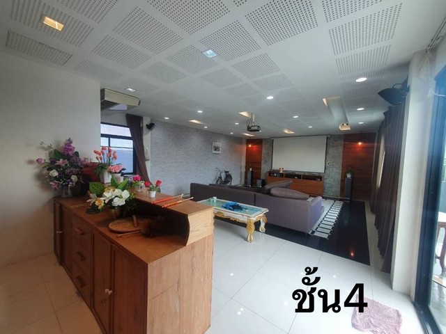 ขายด่วน ที่ดินพร้อมตึก อาคารพาณิชย์ 3 ชั้นครึ่ง ขนาด 236 ตารางวา ถนนบายพาสชลบุรี ตำบลบ้านสวน อ.เมืองชลบุรี