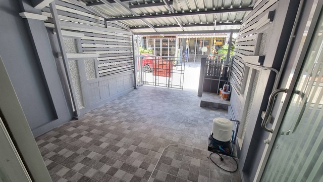 ทาวน์เฮ้าส์2ชั้น  พงษ์ศิริชัย4 หนองแขม บ้านสวยตกแต่งใหม่ทั้งหลัง ราคา 1.64 ลบ. ราคาหลุดจองจ้าาา