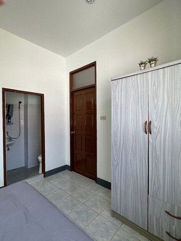 ขายด่วน อพาร์ทเม้นท์ 4 ชั้น 54 ห้อง ย่านถนนรังสิตปทุมธานี รีโนเวทใหม่ทั้งหลัง ใกล้รถไฟฟ้าสายสีแดง 600 เมตร ใกล้ฟิวเจอร์ปาร์ครังสิต