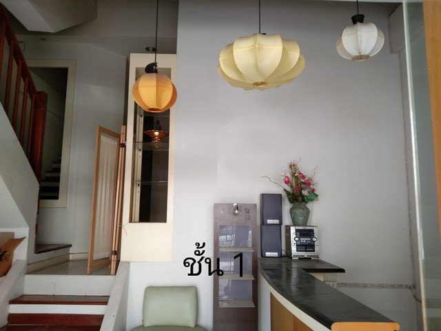 รหัส# TO688 ขายทาวน์โฮม 3.5 ชั้น เล่นระดับ เพดานสูงโปร่ง บ้านกลางเมืองพระรามเก้า-ศรีนครินทร์ ติดรถไฟฟ้าสายสีเหลือง สถานีกลันตัน *** ราคาขาย 6.5 ล้านบาท  รหัสทรัพย์# TO688ติดต่อ:: ฐิติพรรณ (ตุ่น) โทร/ID Line:: 0942823961 Line:: https://line.me/ti/p/3xFA1An8Kcรหัส# TO688 ขายทาวน์โฮม 3.5 ชั้น เล่นระดับ เพดานสูงโปร่ง บ้านกลางเมืองพระรามเก้า-ศรีนครินทร์ ติดรถไฟฟ้าสายสีเหลือง สถานีกลันตัน *** ราคาขาย 6.5 ล้านบาท ทาวน์โฮม 3.5 ชั้