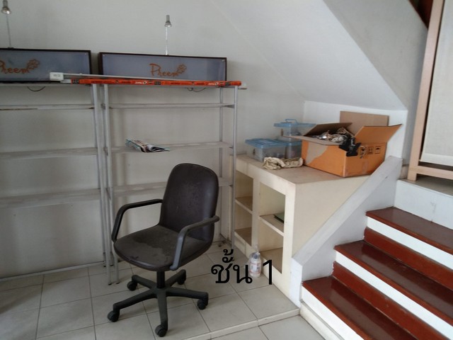 ขายทาวน์โฮม 3.5 ชั้น เล่นระดับ เพดานสูงโปร่ง บ้านกลางเมืองพระรามเก้า-ศรีนครินทร์ ติดรถไฟฟ้าสายสีเหลือง สถานีกลันตัน