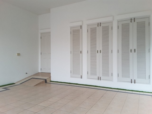 P144ให้เช่า ขายบ้านเดี่ยว 2 ชั้น โฮมออนกรีน เฟส2 ในสนามกอล์ฟธัญญะคลับ ลำลูกกาซอย71 ช่วงคลองง 4-คลอง 5 ใกล้จุดขึ้นลง-วงแหวน ใกล้ BTS สถานีคูคต รีโนเวทใหม่พร้อมอยู่ 76 ตรว. 4 ห้องนอน*** ราคาเช่า 39,000 บาท/เดือน*** ราคาขาย 7,890,000 บาท ต่อรองได้ติดต่อ คุณช่อผกา 0616198565 LINE 0616198565บ้านเดี่ยว 2 ชั้น โฮมออนกรีนเฟส2 ในสนามกอล์ฟธัญญะคลับ ลำลูกกา71บ้านรีโนเวทใหม่พร้อมอยู่-บ้านใหม่มาก โครงการหรูที่สุดใ