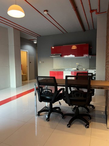 รหัส# TO698 ให้เช่าพื้นที่สำนักงาน  50 ตรม. ซอยเอกมัย 22 ตึก APAI LoFT เหมาะกับพนักงาน 4-5 คน เดินทางสะดวก ใกล้ BTS เอกมัย *** ราคาเช่า 20,000 บาท/เดือน  รหัสทรัพย์# TO698ติดต่อ:: ฐิติพรรณ (ตุ่น) โทร/ID Line:: 0942823961 Line:: https://line.me/ti/p/3xFA1An8Kcรหัส# TO698 ให้เช่าพื้นที่สำนักงาน  50 ตรม. ซอยเอกมัย 22 ตึก APAI LoFT เหมาะกับพนักงาน 4-5 คน เดินทางสะดวก ใกล้ BTS เอกมัย พื้นที่สำนักงาน ซอยเอกมัย 22 ตึก APAI LoFT ขนาด 50 ตรม. ชั้น 4เหมาะสำหรับพนักงานประม