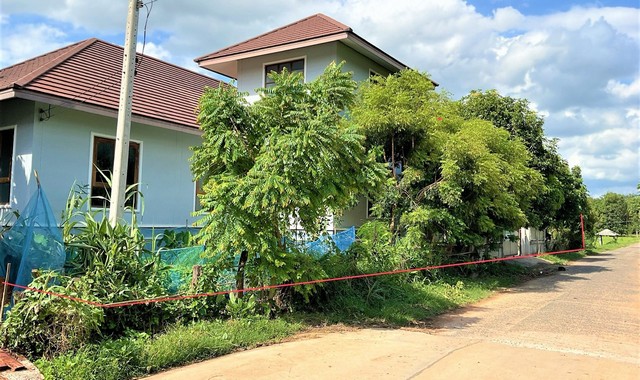 รายละเอียดเพิ่มเติมCode ID :    PKK02-13881ราคาขาย       2,627,000 บาท- ขนาดพื้นที่     235 ตร.ว (2 งาน / 35 ตร.ว)- พื้นที่ใช้สอย :   206.50 ตร.ม- จำนวนห้อง :  5 ห้องนอน 2 ห้องน้ำ- จอดรถ :        1-2 คัน- บ้านเดี่ยว :     2 ชั้น- บ้านเดี่ยวหันทางทิศ :- อายุอาคาร :     7 ปีพิกัดทรัพย์ :  https://maps.app.goo.gl/ztJLMfUmUjvZrvhZ9สถานที่ใกล้เคียง- ใกล้วัดป่าแก้วหนองแสง- ใกล้โรงเรียนบ้านหนองเฒ่ากา- ใกล้โรงเรียนบ้านว่านเขื่อนค้อวิทยา- ใกล้โรงเรียนบ้านหนองปลิ