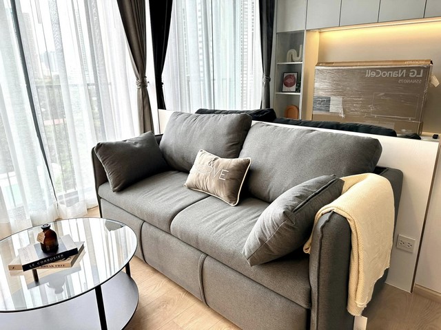 Noble BE 19 is private, livable, safe, 8th floor, BTS Asoke.***Service for selling/renting houses, condos and giving advice. If interested, contact at any time***Interested in additional details or pictures or making an appointment to see the room?Contact Ekachai (Aui)T. 089-799-5598Line ID: @auiauiaui001 (add @ in front)Room type: 1 bedroom, 1 bathroomSize 34.77 sq m., 8th floor, Building BNew, clean room, beautifully decorated, ready to move in.details-------------------------------------------------- ------------Rental price: 29,000 baht/month-------------------------------------------------- ------------*Facilities worth using– Common garden– Swimming pool size 25.8×5 meters– Steam Room– Multipurpose room– Infinity Edge Pool– Sky Fitness-------------------------------------------------- ------------*Nearby important places (Based on information from Google Map)1. Wattana Wittayalai School2. Terminal 213. BTS Asoke4. MRT Sukhumvit----------------------------------------
