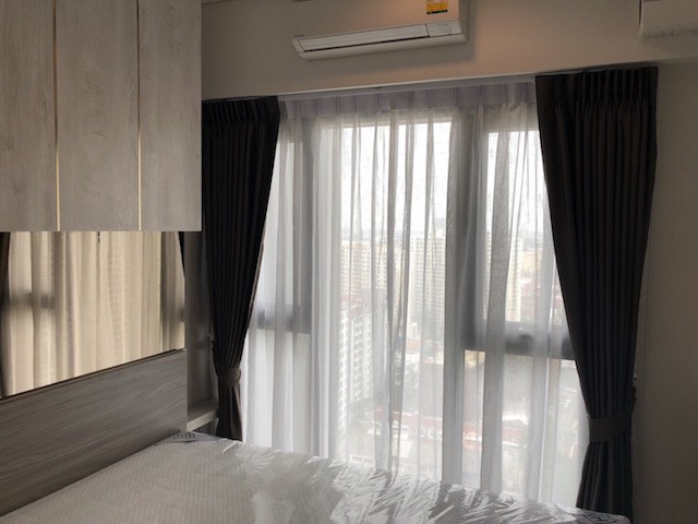 Whizdom Connect, nice, clean, private, 21st floor, BTS Punnawithi.***Service for selling/renting houses, condos and giving advice. If interested, contact at any time***Interested in additional details or pictures or making an appointment to see the room?You can contact Ekachai (Aui).T. 089-799-5598Line ID: @auiauiaui001 (add @ in front) (Agent Post)-------------------------------------------------- ------------Room type: 1 bedroom, 1 bathroomSize 28 sq m., 21st floorNew, clean room, beautifully decorated, ready to move in.details-------------------------------------------------- ------------Rental price: 15,000 baht per month-------------------------------------------------- ------------*Facilities worth using-  swimming pool– Fitness– Sky Lounge- library– Garden-------------------------------------------------- ------------*Nearby important places (Based on information from Google Map)1. Big C2. Tesco Lotus3. BTS Punnawithi4. True Digital Park------------------------------------