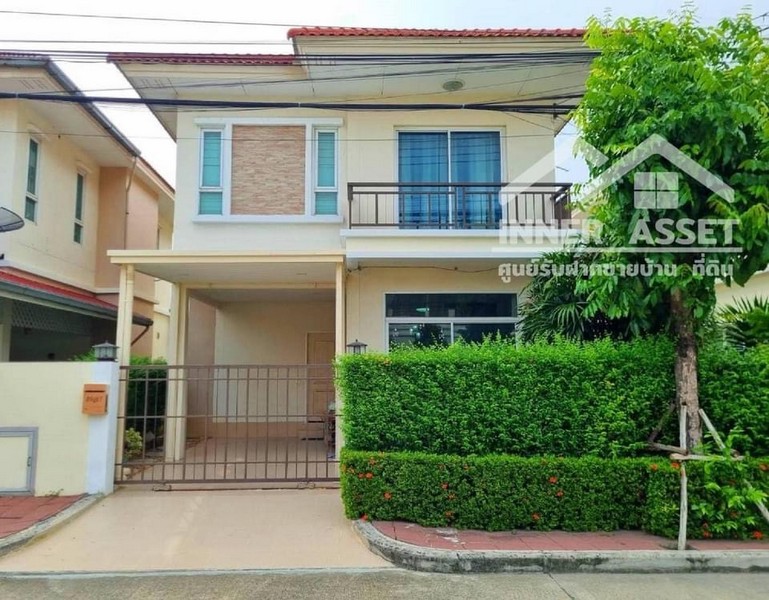 ม.นนท์ณิชา บางใหญ่ 1 ใกล้ Central westgate พื้นที่ 35 ตารางวา พื้นที่ใช้สอย 150 ตารางเมตร 3 นอน 2 ห้องน้ำ 1 ห้องครัว 1 ห้องรับแขก 1 ระเบียง   จอดรถได้ 1 คัน ราคา 4,870,000 บาท ต่อรองได้รายละเอียดเพิ่มเติมชั้นล่างปูพื้นด้วยกระเบื้องแกรนิตโต้ ชั้นบนปูพื้นด้วยไม้ลามิเนต พร้อมต่อเติมหลังคาปูกระเบื้องพื้นแล้ว Built in ครบทุกห้อง แอร์ 5 ตัว , ผ้าม่านทั้งหลังWallpaper ทั้งหลัง โถงบันไดมีชั้นลอยวางหิ้งพ