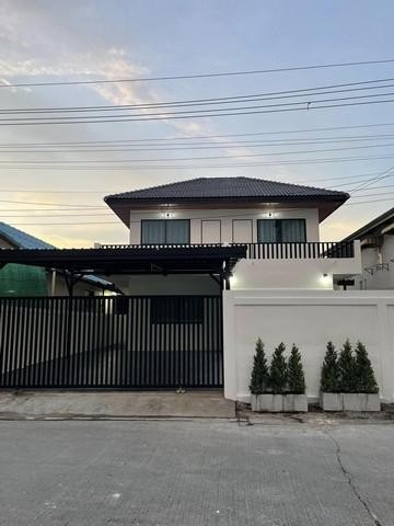 PB3381 ขายบ้านเดี่ยว ซอยพหลโยธิน 48 ขนาด 59 ตร.วา จำนวน 4 ห้องนอน 3 ห้องน้ำ บ้านหันทางทิศใต้ติดต่อ คุณบิว  081 2523279 หรือ 061 6198565ID line : 061 787 9691ราคาขาย 5,690,000 บาทบ้านเดี่ยว 2 ชั้น ซอยพหลโยธิน 48 รีโนเวทใหม่พร้อม เฟอร์นิเจอร์เนื้อที่ 59 ตร.วาพื้นที่ใช้สอย 242 ตรม.4 ห้องนอน 3 ห้องน้ำ1 ห้องครัวและโซนรับประทานอาหาร1 ห้องนั่งเล่น2 ที่จอดรถพื้นที่สวนหน้าบ้านกว้างมากบ้านหันทาง : ทิศใต้ ลมพัดเย็นสบายตล