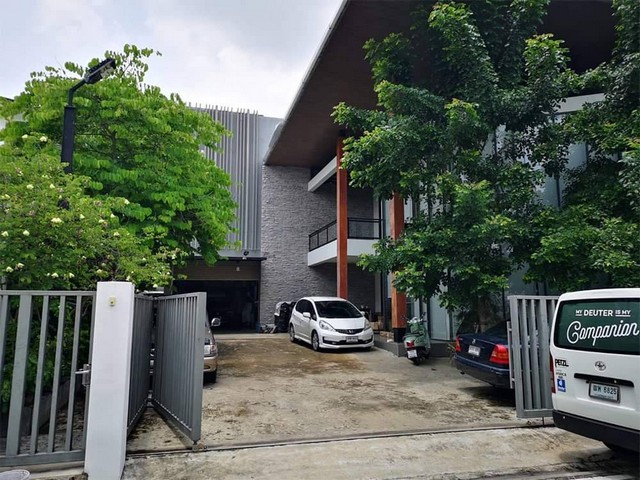 รหัส# RY226 ขายโฮมออฟฟิศ 2 ชั้นพร้อมโกดัง เนื้อที่ 369 ตรว. พื้นที่รวม 950 ตรม. สุขุมวิท 101 ปุณณวิถี 44 เดินทางสะดวก *** ราคาขาย 62 ล้านบาท ค่าโอนคนละครึ่งรหัสทรัพย์ :: RY226ติดต่อ:: ฐิติพรรณ (ตุ่น) โทร/ID Line:: 0942823961   Line:: https://line.me/ti/p/3xFA1An8Kcรหัส# RY226 ขายโฮมออฟฟิศ 2 ชั้นพร้อมโกดัง เนื้อที่ 369 ตรว. พื้นที่รวม 950 ตรม. สุขุมวิท 101 ปุณณวิถี 44 เดินทางสะดวก *** ราคาขาย 62 ล้านบาท ค่าโอนคนละครึ่งโฮมออฟฟิศ 2 ชั้นพร้อมโกดัง 