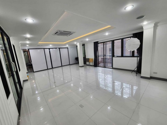 ขายบ้านเดี่ยวโครงการ AP district เอกมัยรามอินทรา  2หลังติดกัน เข้าได้หลายทาง นวลจันทร์ รามอินทรา ติดถนนเลียบทางด่วนเอกมัย - รามอินทรา