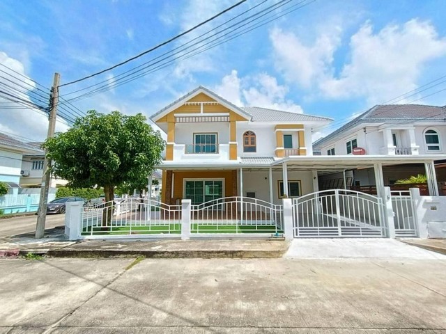 บ้านเดี่ยวบางบัวทองหมู่บ้านจิรกานต์1 บางกรวยไทรน้อยเพียง 3.99ล้าน*ฟรีโอนถนนเมนหลังมุม ซ.6 ต้นโครงการ   ถ.บางกรวย-กรุงเทพ ตำบลไทรน้อย อำเภอไทรน้อย จังหวัดนนทบุรี 11150 เนื้อที่ 53 ตรว. 4 ห้องนอน 2 ห้องน้ำ 1 ห้องครัว ตกแต่งใหม่ทั้งหลัง จอดรถในบ้านได้ 2 คัน ข้างบ้าน 4 คัน ถนนหน้าบ้านกว้างขวางสถานที่ใกล้เคียงใกล้ห้าง แม็คโคร บางบัวทอง BIG C ไทรน้อย, รพ.ไทรน้อย,ใกล้ธนาคารไทยพาณิ