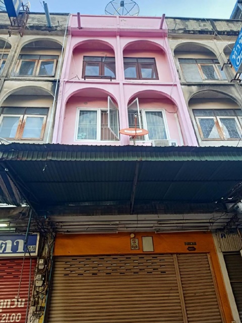 ทำเลทอง ใกล้ รามอินทรา กม.4 18ตรว.17,898B-M 4นอน 3น้ำฟู้ดแลนด์ รามอินทรา ตลาดถนอมมิตร รามอินทรา 37-41 ให้เช่า อาคารพานิชย์ 5 ชั้น near  Pink Line Ramindra Km.4 18sq.wa.17,898B-M 4bed 3bath.Ramindra 37-41 For rent 5-story commercial building prime location อาคารพานิชย์ 5 ชั้น ตกแต่งชั้น 1,2 และ 3 ส่วนชั้น 4 และ 5 เป็นห้องว่างเหมาะกับการเปิดหน้าร้าน เป็นออฟฟิศ หรือเป็นโกดังเก็บสินค้าขนาดย่อมรามอินทรา วัชรพล สายไหม หทัยราษฎร์ นวมินทร์ แฟชั่นไอส์แลนด์ สุขาภิบ