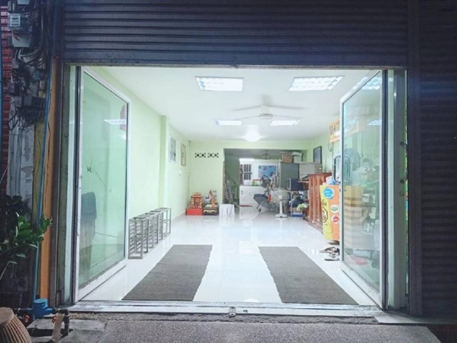 ทำเลทอง ใกล้รถไฟฟ้า รามอินทรา กม.4 ให้เช่า อาคารพานิชย์ 5 ชั้น 16ตรว.4นอน 3น้ำ ฟู้ดแลนด์ รามอินทรา ตลาดถนอมมิตร